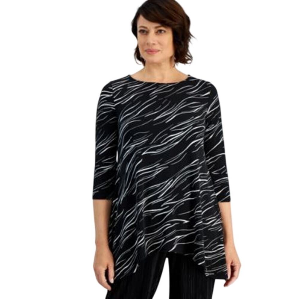 JM Collection Women's Petite Delicate Printed Swing Top in Deep Black